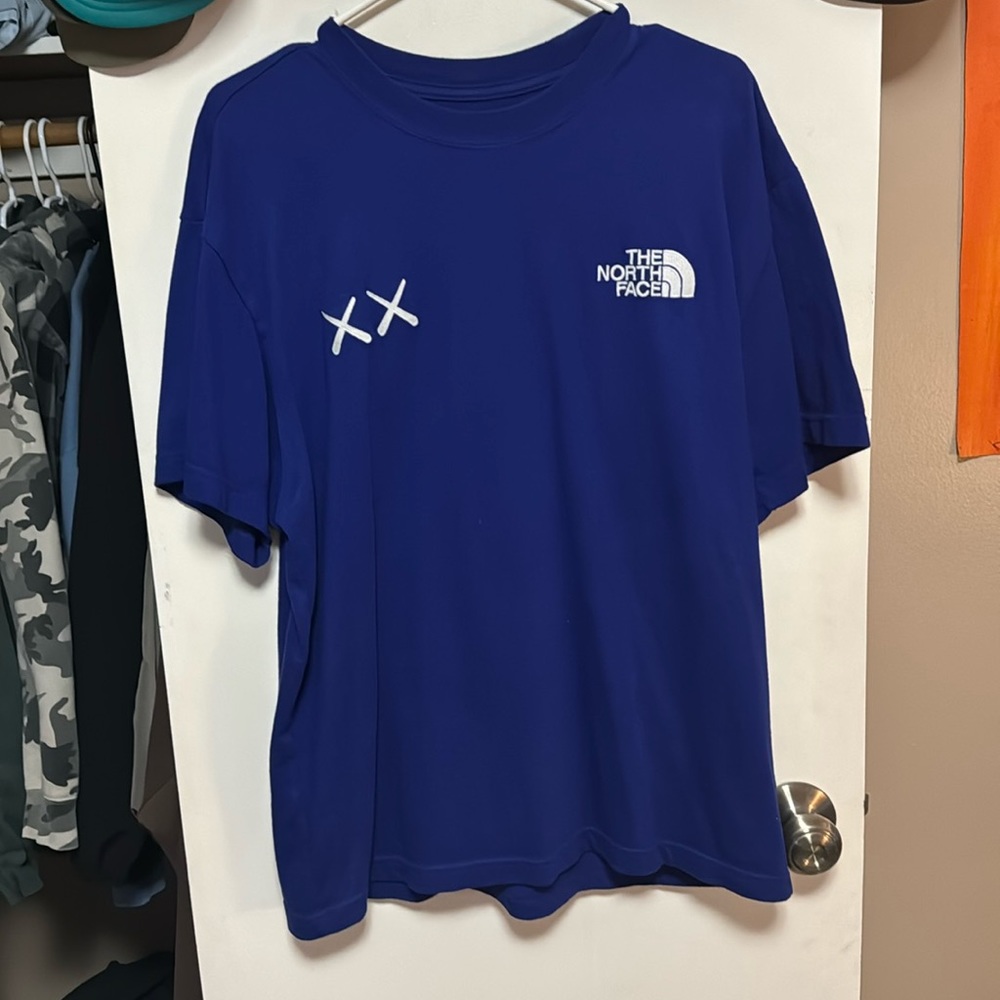 The north face Kaws T-shirt. Medium